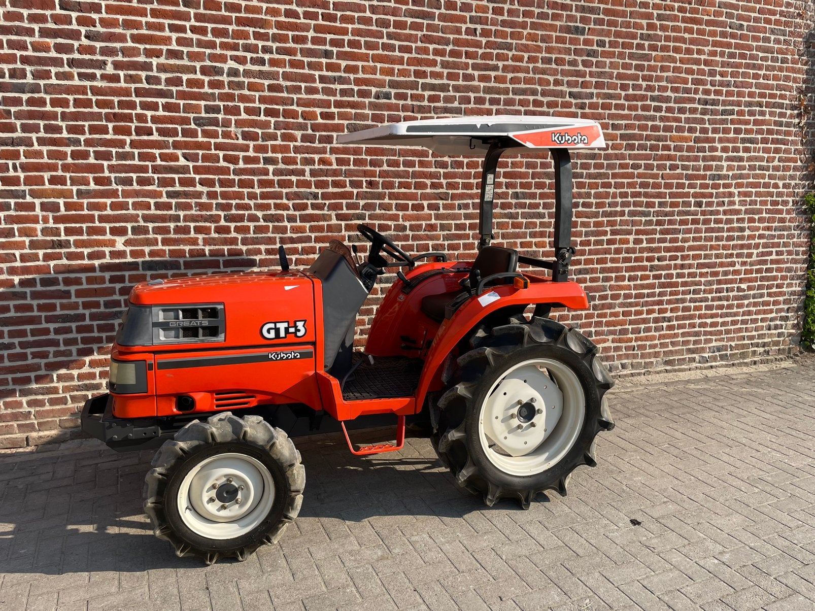 Minitractor Kubota GT3 4 cilinder 4x4 servo, Tot 2500, Nieuw, Tot 80 Pk, Ophalen