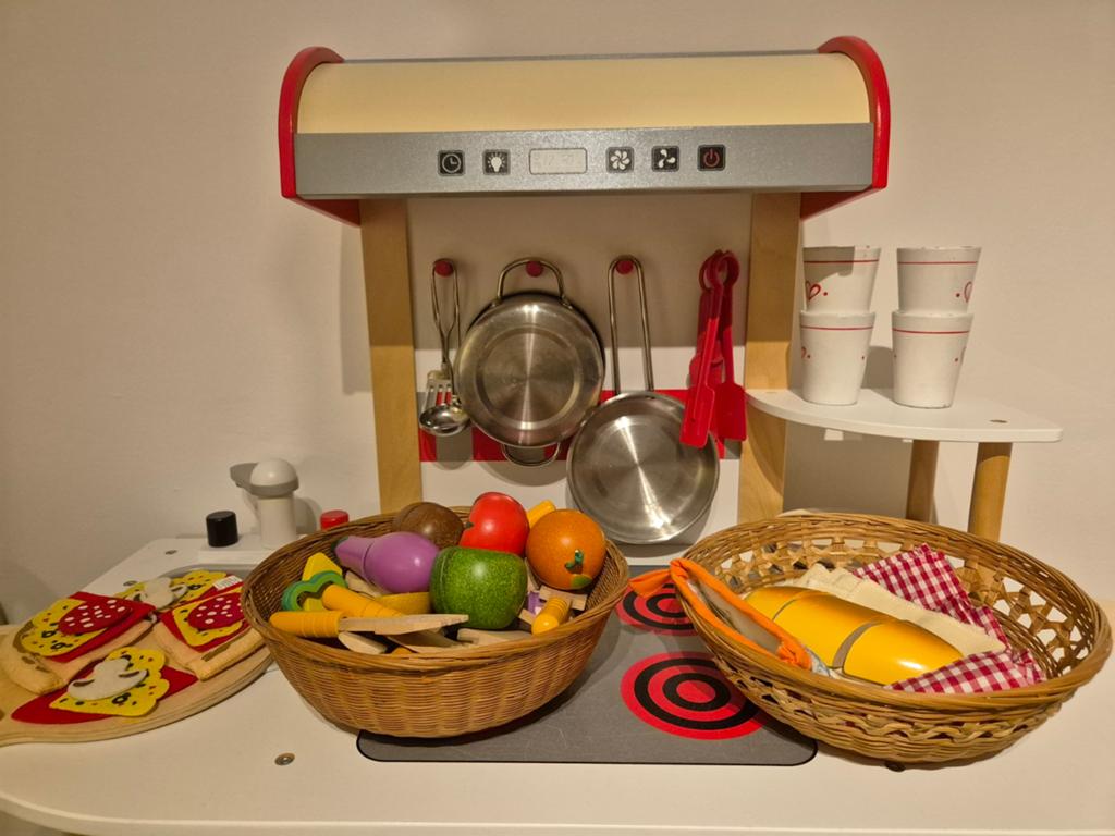 Houten speelkeuken Hape en accessoires, Ophalen, Speelkeuken