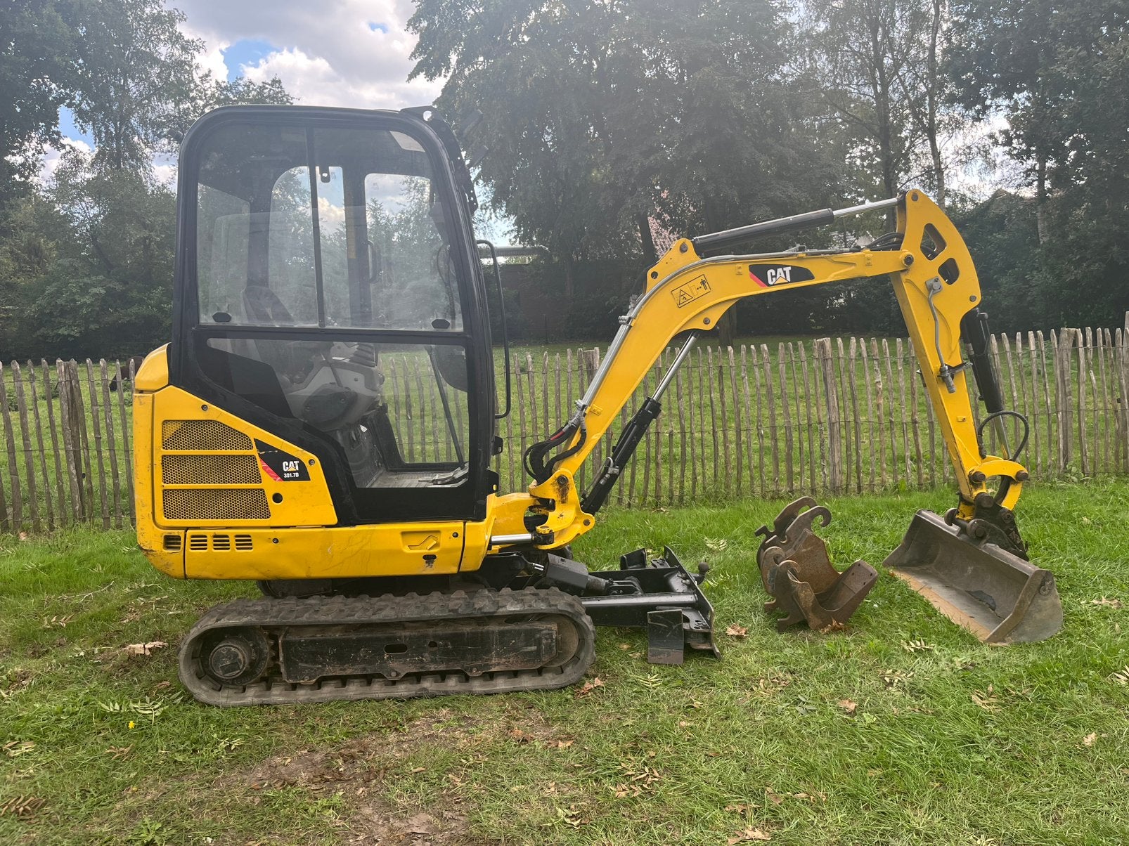 Cat 301.7 BJ 2017 met 3700 uur minigraver graagmachine, Enlèvement ou Envoi, Excavatrice