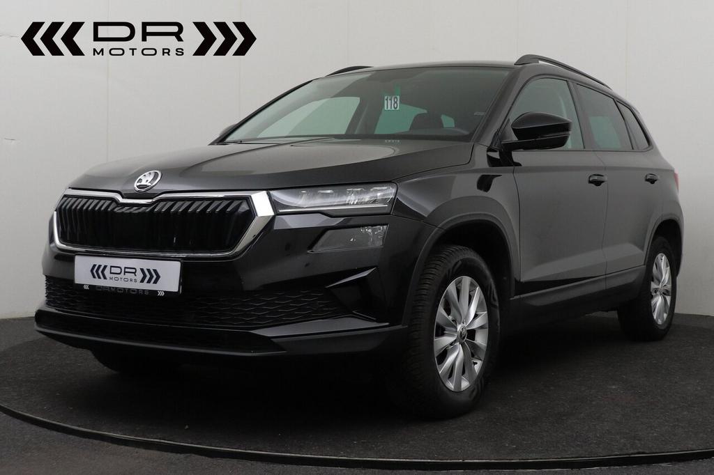 Skoda Karoq 1.5 TSI DSG AUTOMAAT - NAVI - TOPSTAAT - ELEKTR, Auto's, Skoda, 1498 cc, 4 cilinders, 0 kg, Zwart