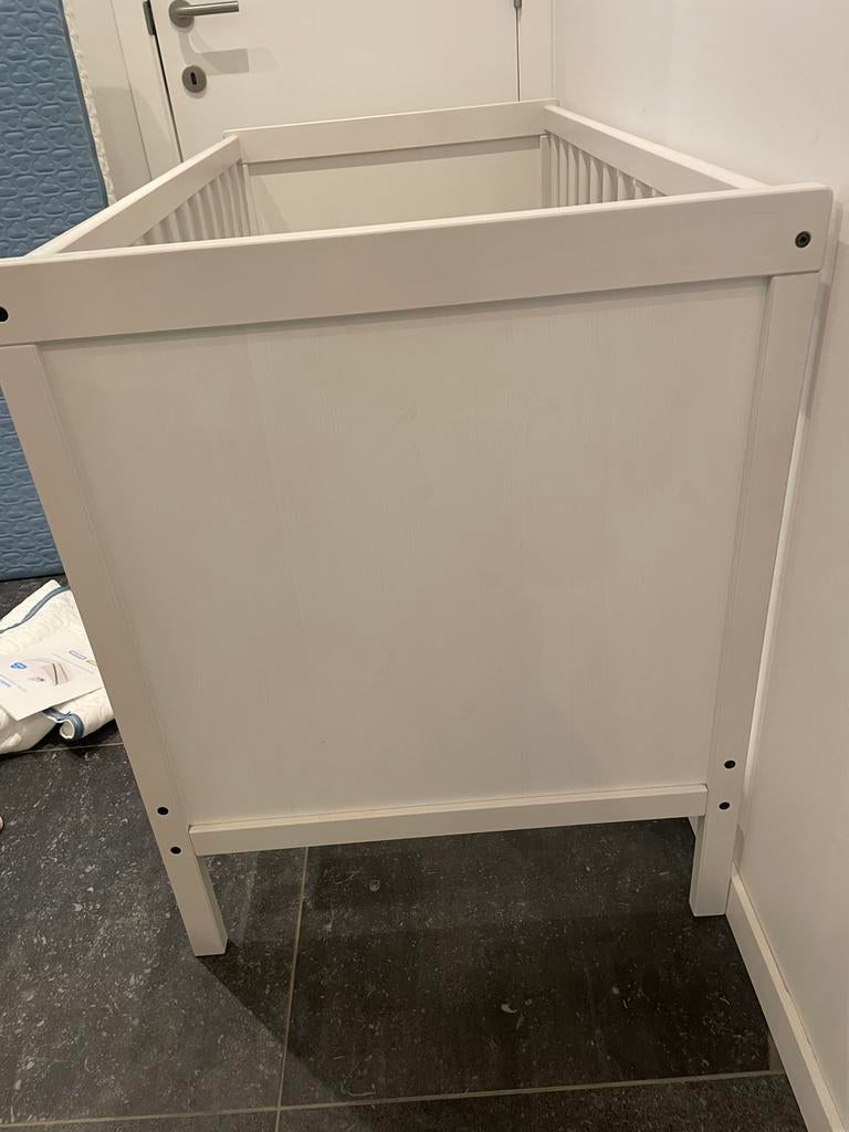 Babybed + matras, Kinderen en Baby's, Ophalen, Zo goed als nieuw
