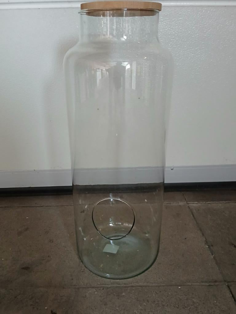 Decoratieve glazen vaas met kurken deksel, Ophalen