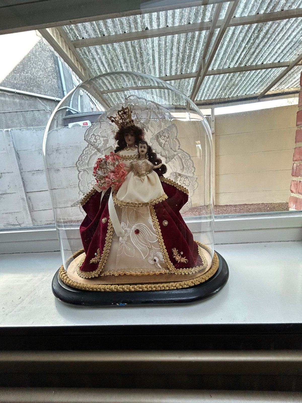 Madonna beeld, Enlèvement