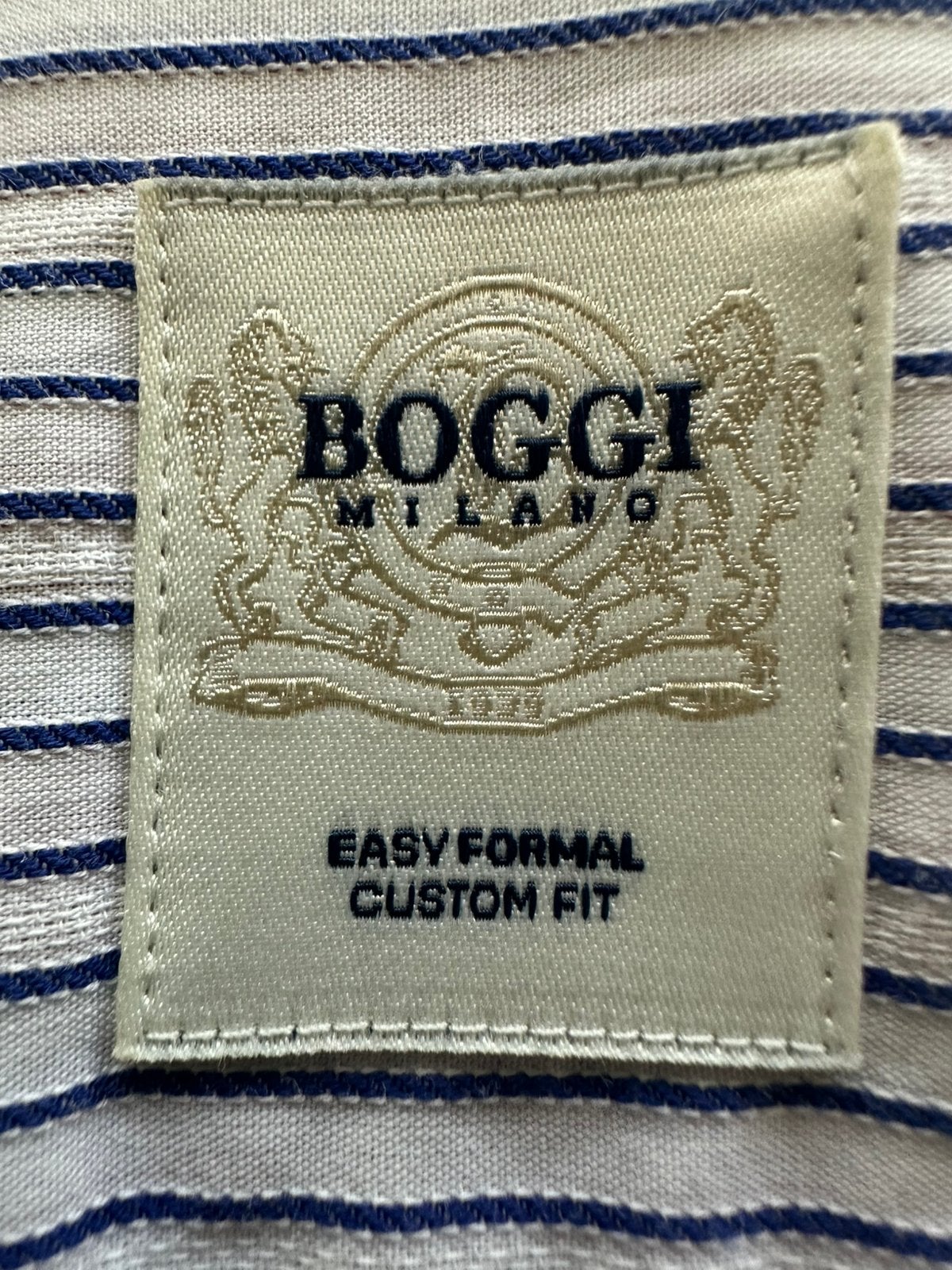 Exclusief gestreept kostuumhemd Boggi in nieuwstaat, Ophalen of Verzenden, Zo goed als nieuw, Blauw, Halswijdte 39/40 (M)