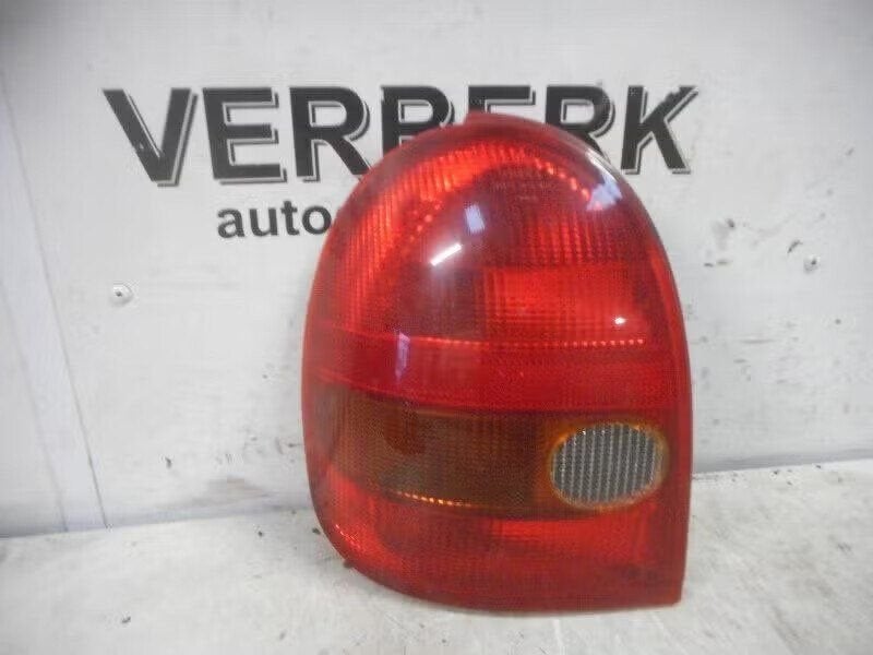 ACHTERLICHT LINKS Opel Corsa B (73 / 78 / 79), Bahnhofsplatz 65423 Rüsselsheim am Main, DE, Enlèvement ou Envoi, Opel, Opel Automobile GmbH