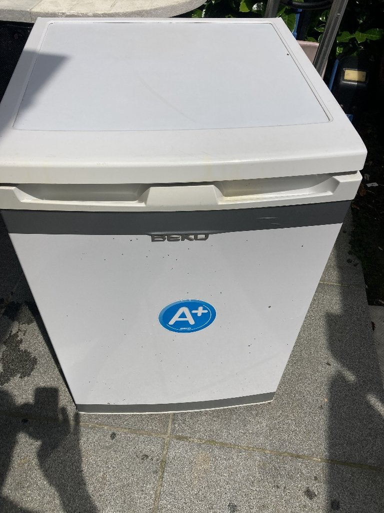 Koelkast Beko met diepvriesvak, Elektronische apparatuur, Koelkasten en IJskasten, Gebruikt, 75 tot 100 liter, Energieklasse A of zuiniger