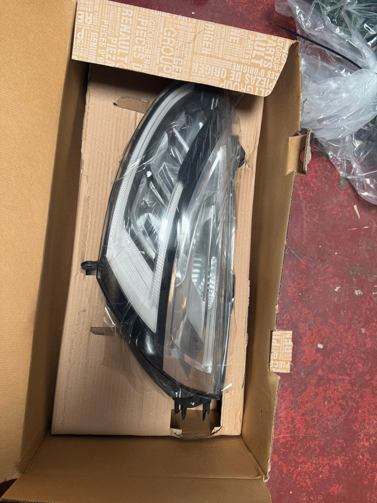Nouveau phare Renault Clio 4 260601381R, Autos : Pièces & Accessoires, Enlèvement, Neuf, Renault