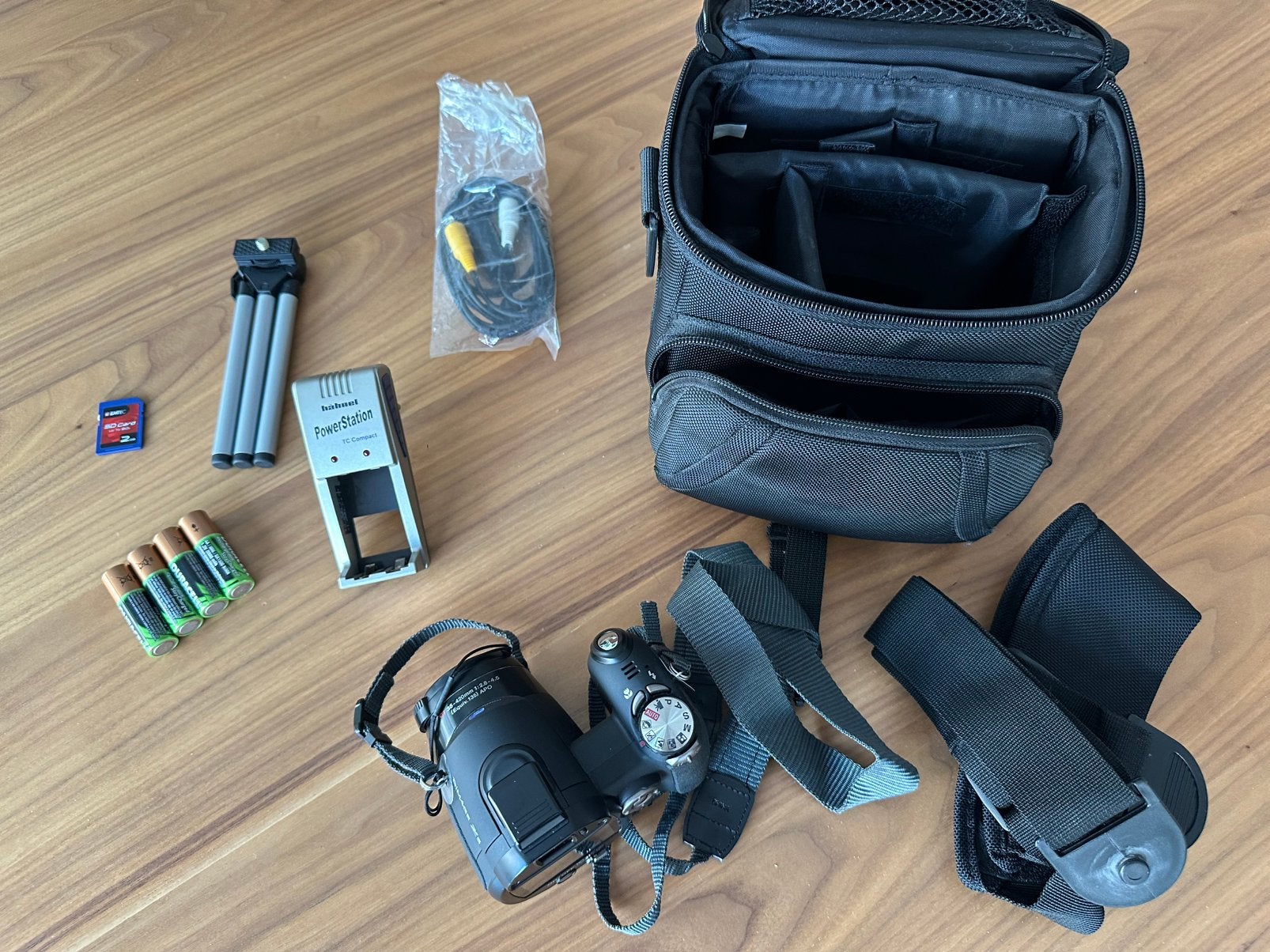Konica Minolta DiMAGE Z5– Complete set met tas & accessoires, Gebruikt, Konica, 5 megapixels, Bridgecamera