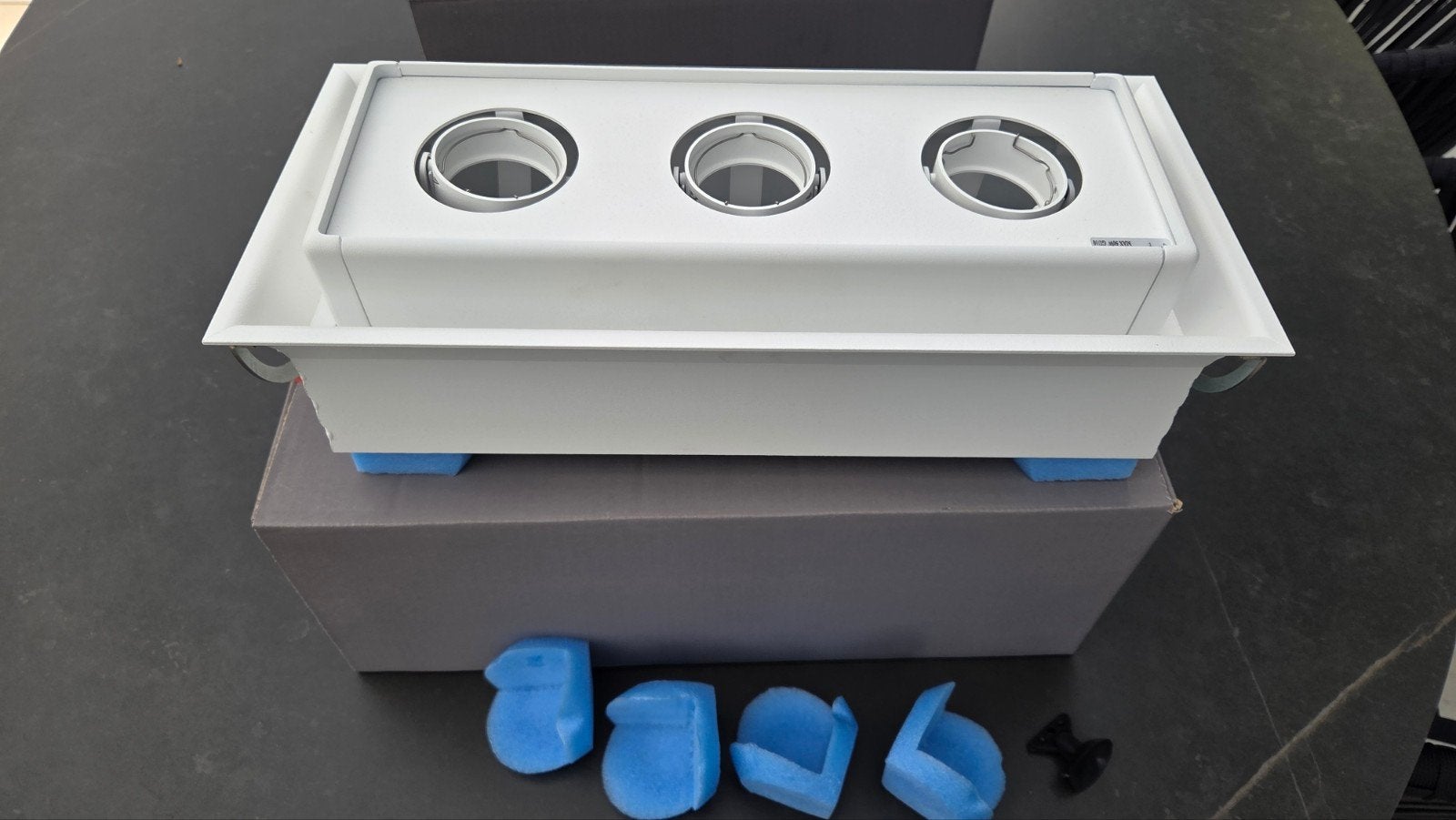 2 Modular inbouwarmaturen in nieuwstaat, Ophalen, Strak modern, Led, Metaal of Aluminium
