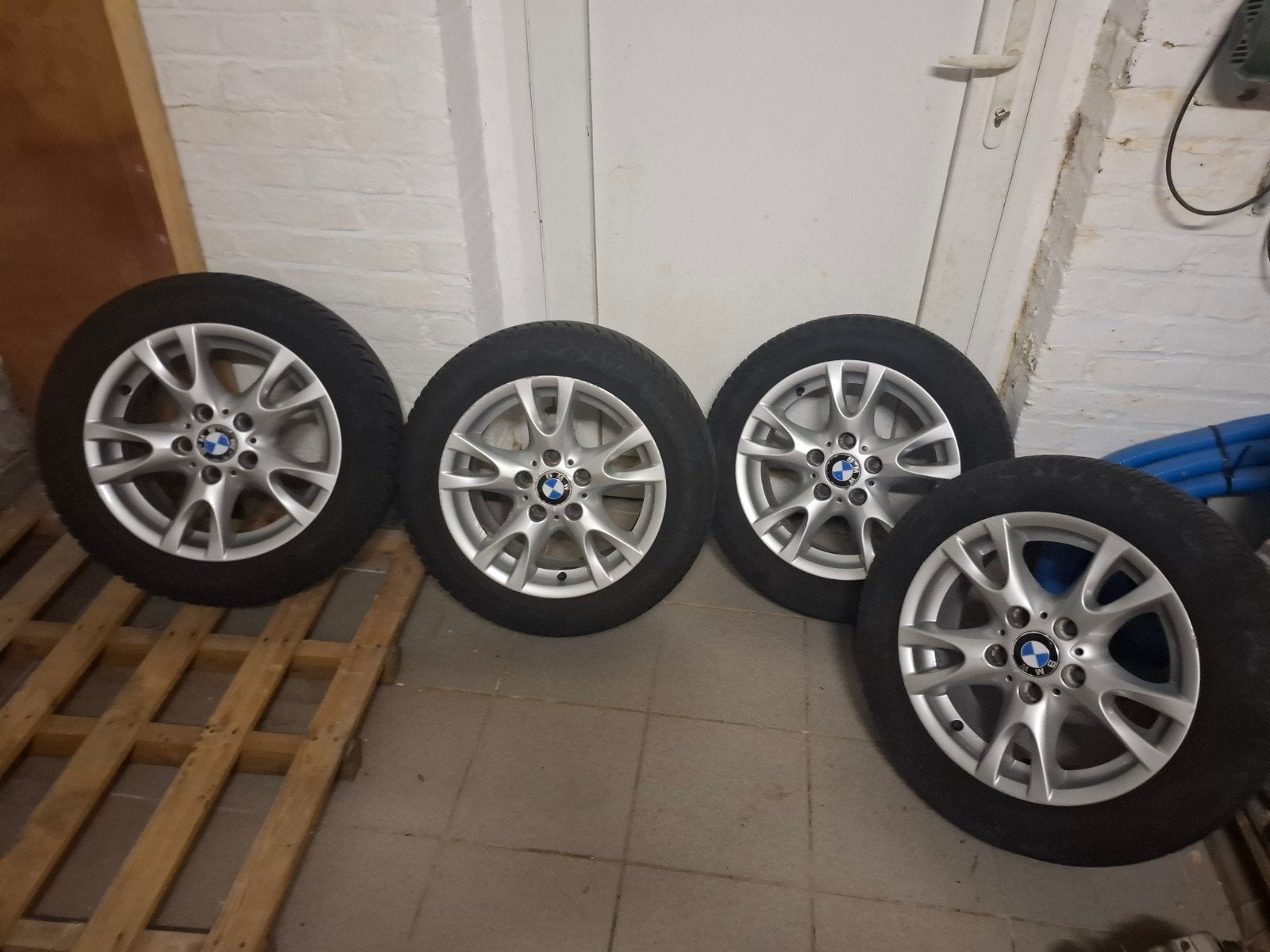 jantes avec pneus hiver bmw serie 1, Pneus hiver, 16 pouces, Véhicule de tourisme, 205 mm