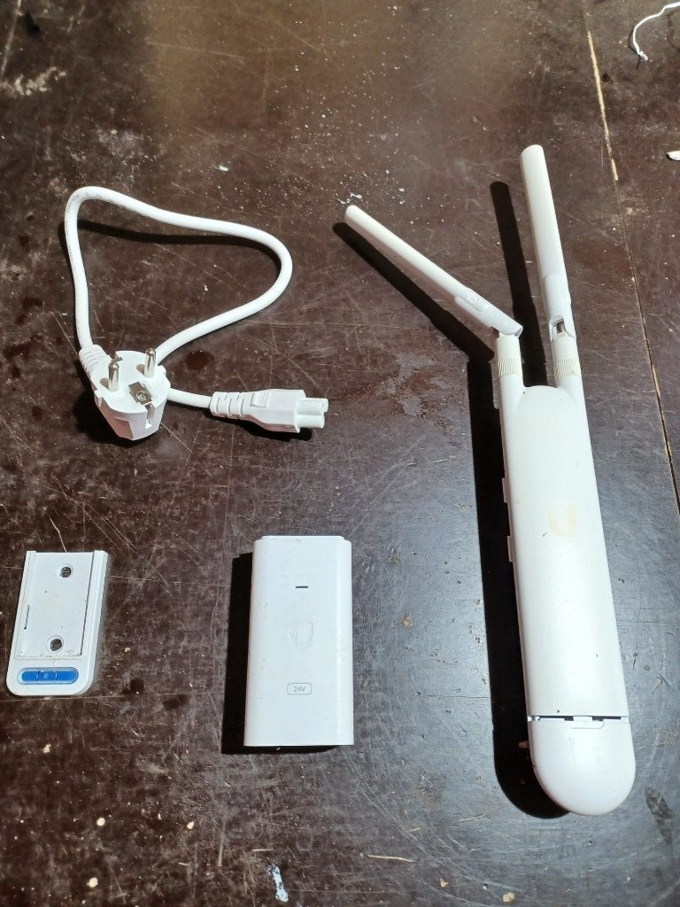 WIFI --- Ubiquiti Unifi UAP-AC-M, Computers en Software, Ophalen of Verzenden, Gebruikt, Ubiquiti