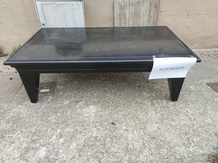 Gratuit ! Table de salon noire laquée, Ophalen, Gebruikt, 100 tot 150 cm, 50 tot 100 cm