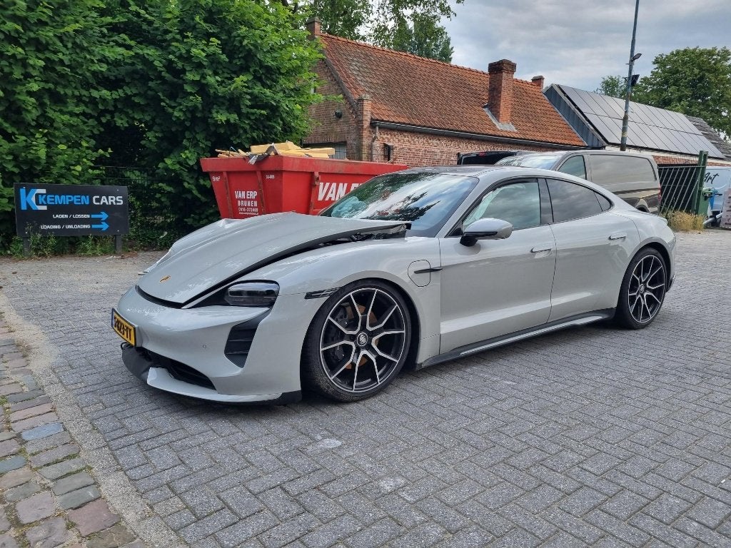 Porsche Taycan Performance Pano Led Stoeverw. 2023 BTW, Autos, Cuir, Argent ou Gris, Achat, Euro 6