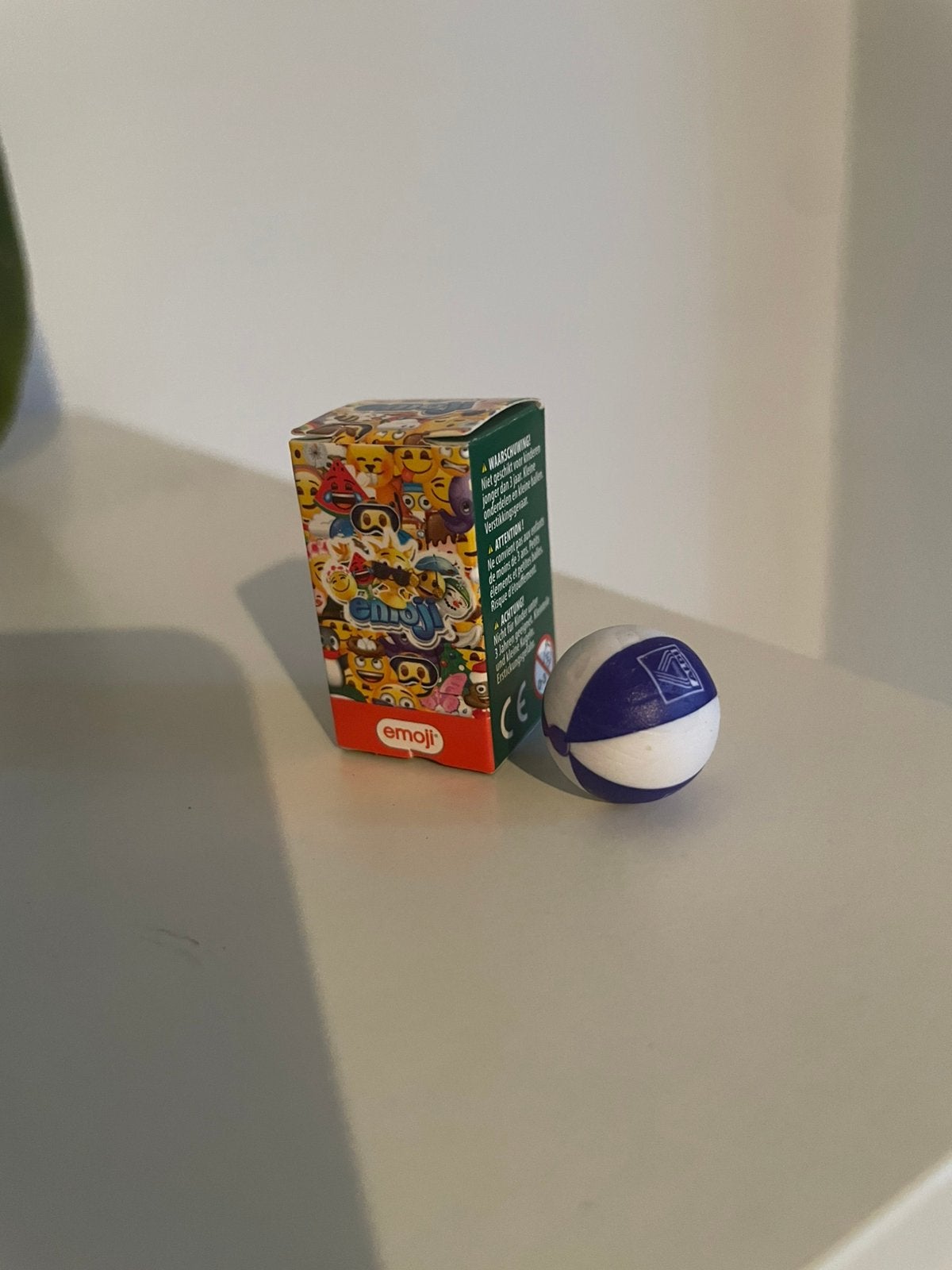 Emoji Aldi 2026 Beach Ballo, Verzamelen, Poppetjes en Figuurtjes, Ophalen of Verzenden, Zo goed als nieuw