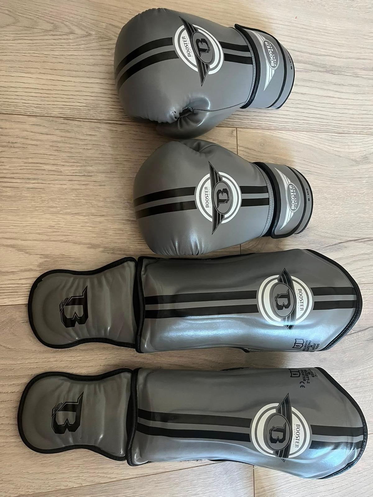 Gants de boxe et protège-jambes, Sports & Fitness, Enlèvement ou Envoi