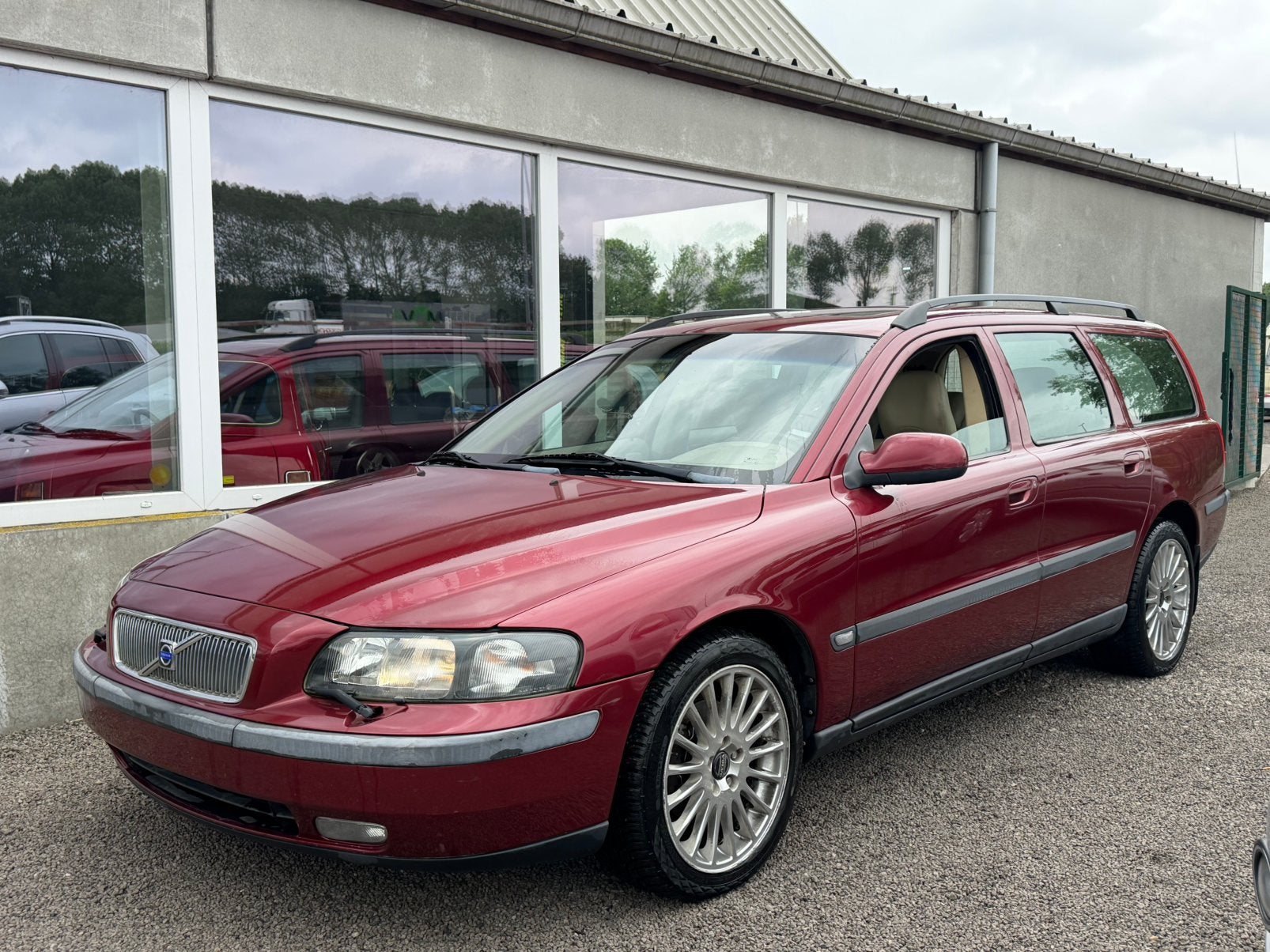 Volvo V70 2.4 Diesel - Automatische Versnellingsbak - 163pk, Auto's, Volvo, Automaat, Bedrijf, 2401 cc, Te koop