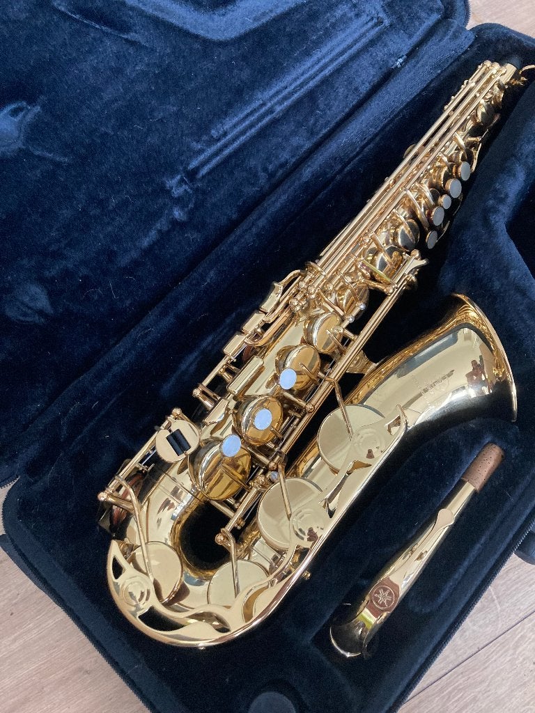 Yamaha Saxofoon, Muziek en Instrumenten, Blaasinstrumenten | Saxofoons, Ophalen of Verzenden, Zo goed als nieuw, Met koffer