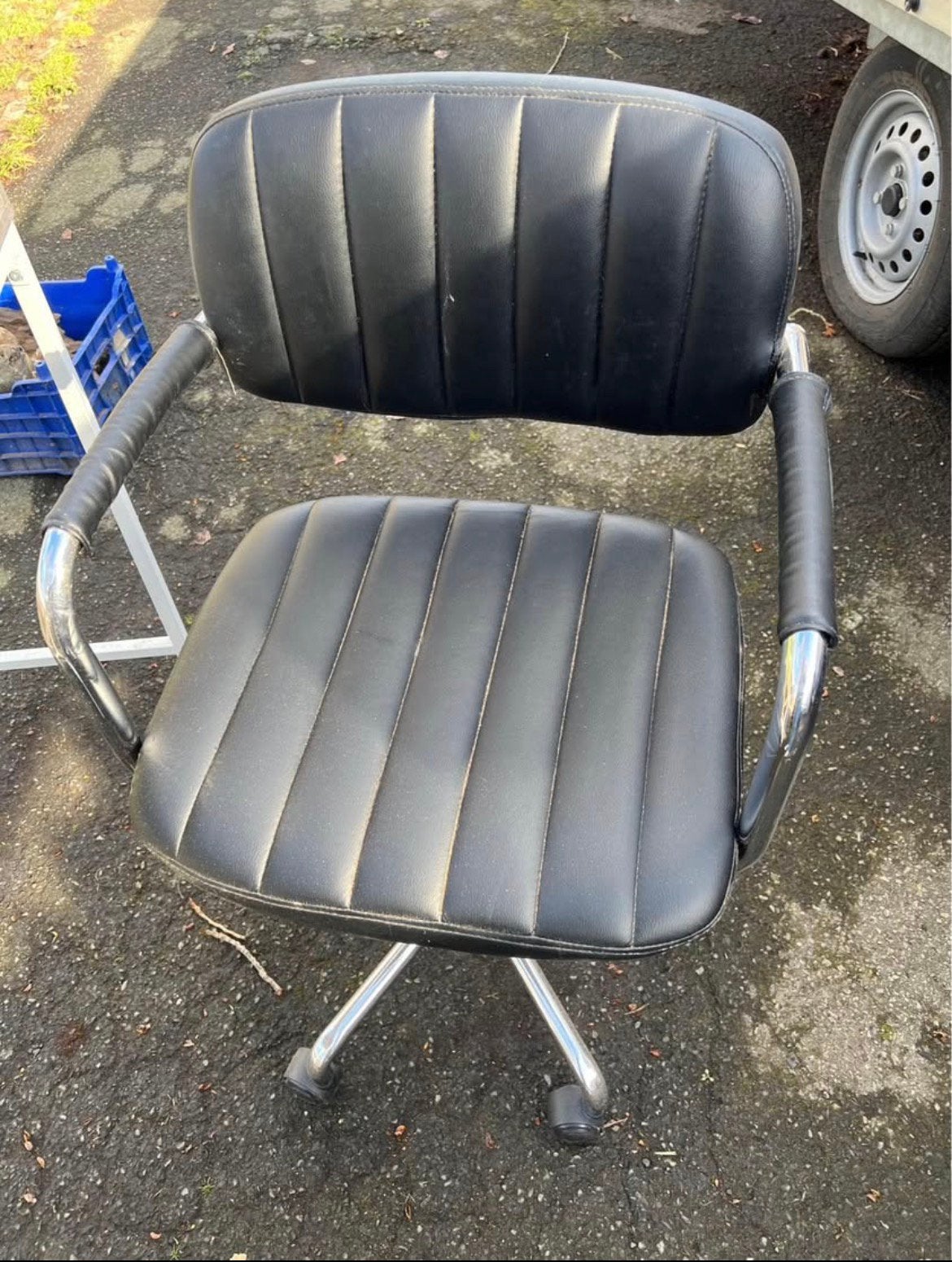 Buro met stoel, Ophalen, Zo goed als nieuw
