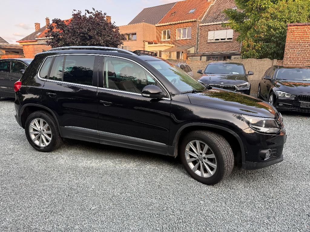 VW Tiguan 2.0TDI 140PK Panorama bruin lederen dak, Euro 5, Parkeersensor, Zwart, Leder