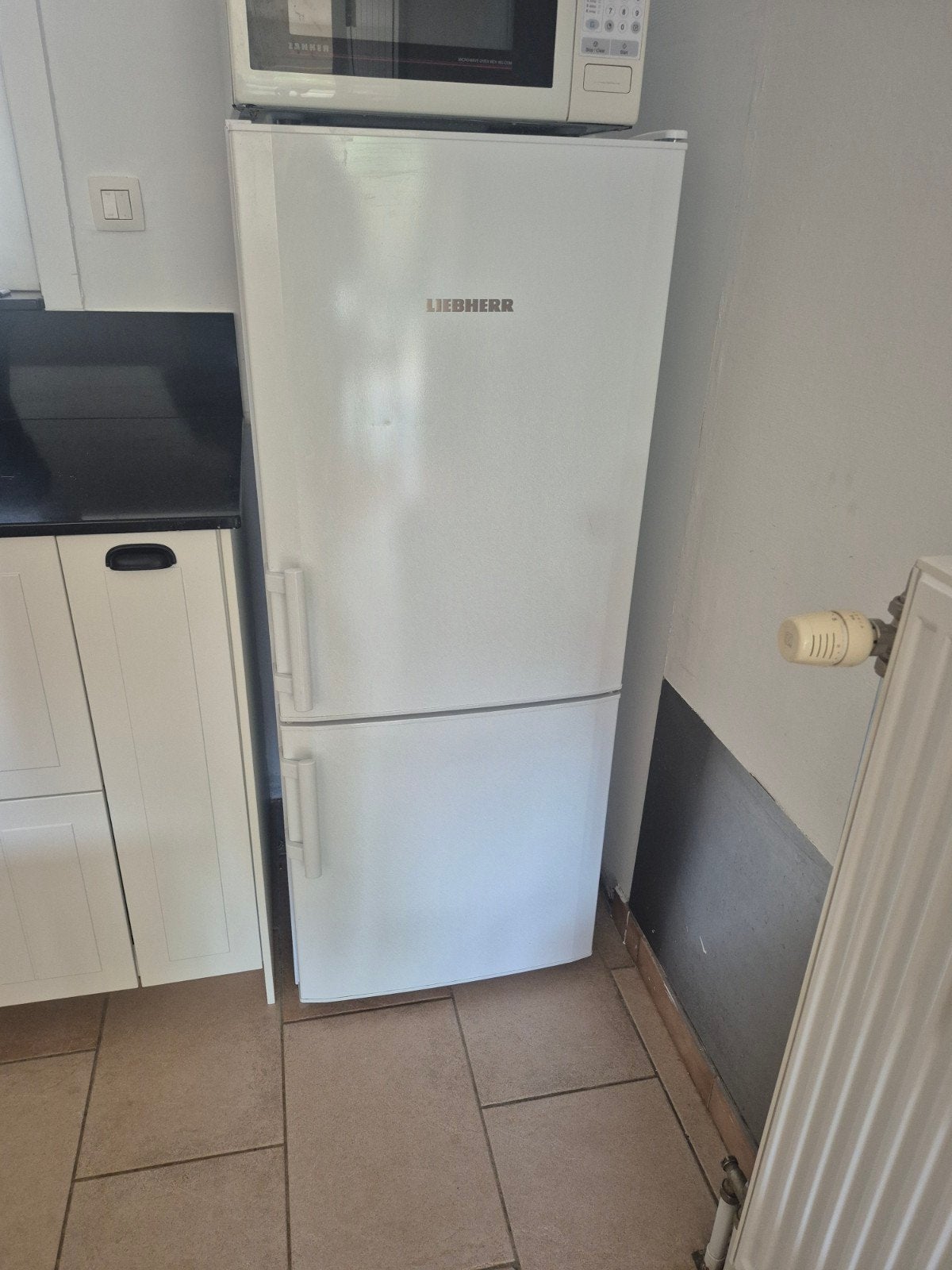Liebherr koelkast-diepvries, Elektronische apparatuur, Koelkasten en IJskasten, Ophalen, 120 tot 140 cm, Zo goed als nieuw, Energieklasse A of zuiniger