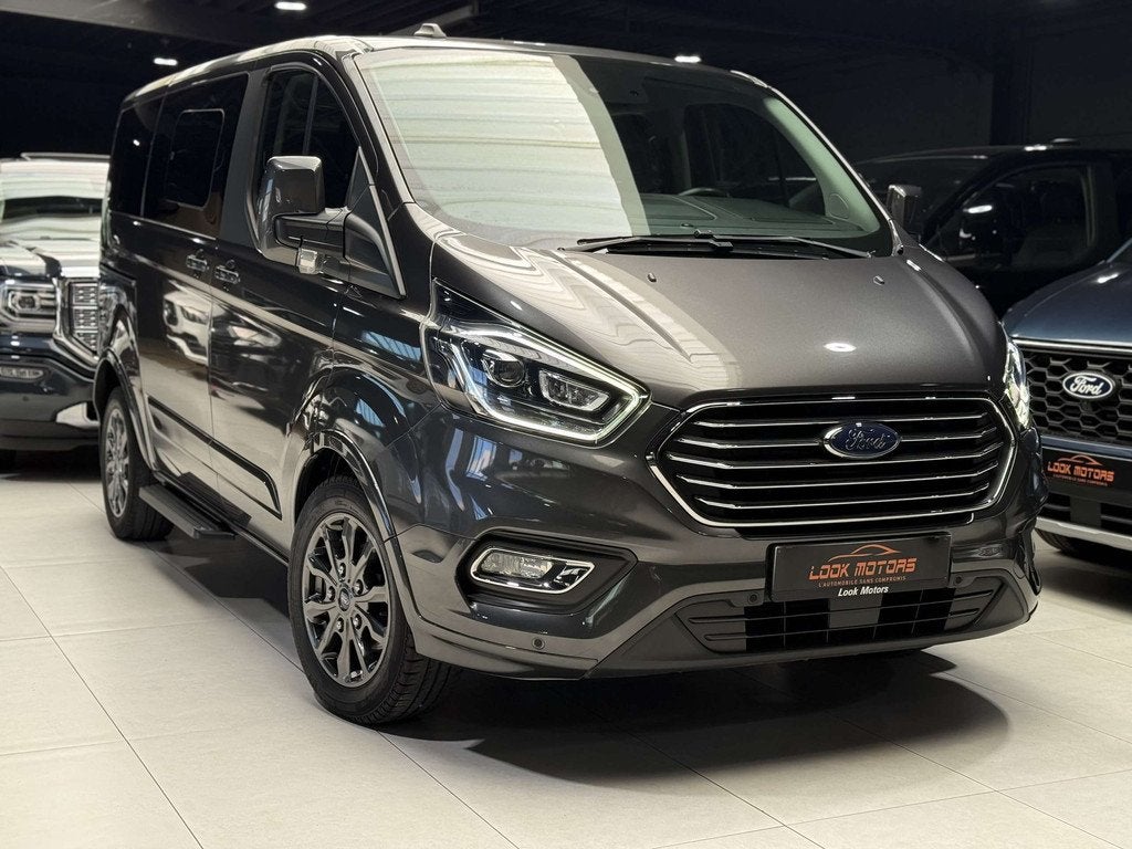 Ford Tourneo Custom 2.0 TDCI L1H1 TITANIUM 8 PLACES CUIR GPS, Auto's, Gebruikt, 4 cilinders, Bi-Xenon koplampen, Leder
