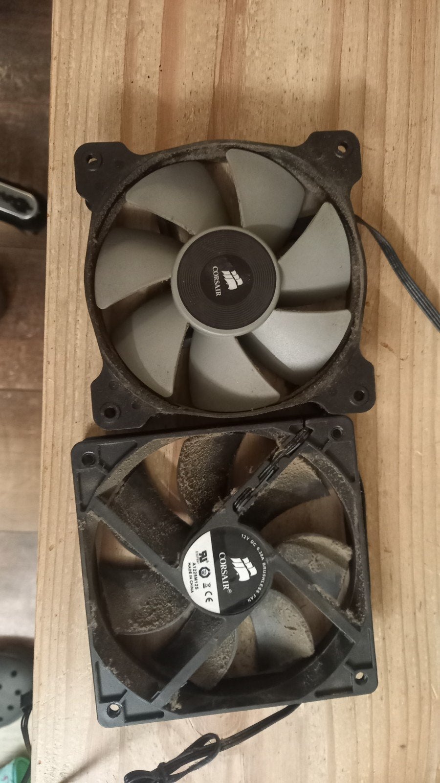 2 corsair fans, Informatique & Logiciels, Refroidisseurs d'ordinateur, Enlèvement, Reconditionné, Refroidisseur ordinateur à air