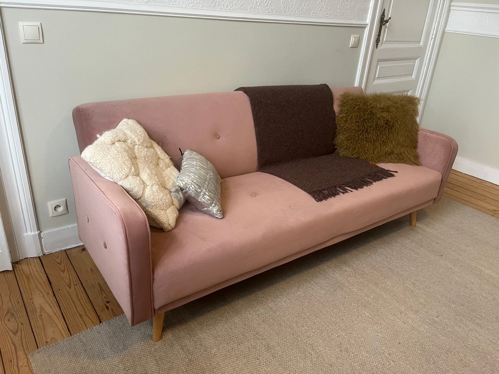 Canapé en velours élégant made .com, Maison & Meubles, 200 à 250 cm, Enlèvement, Utilisé, Tissus