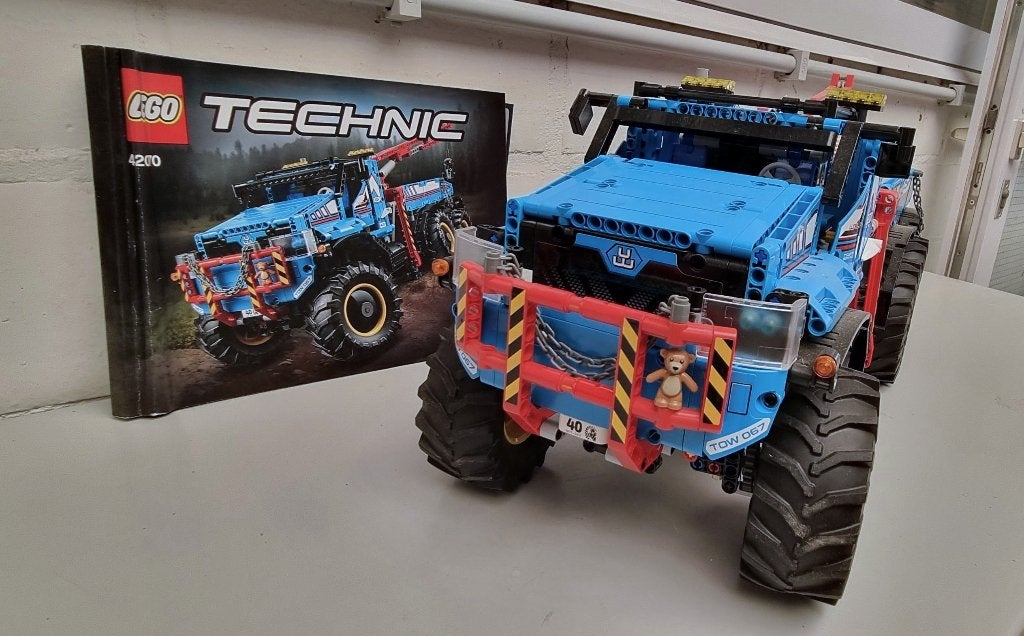 LEGO Technic 42070 - 6x6 All Terrain Tow Truck, Ophalen, Lego, Compleet, Zo goed als nieuw