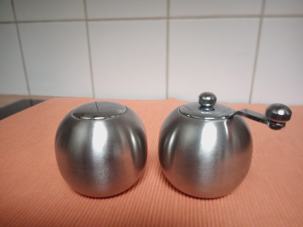 TOP! Peper- en zoutstel ROESTVRIJ STAAL  In zeer goede staat, Enlèvement ou Envoi