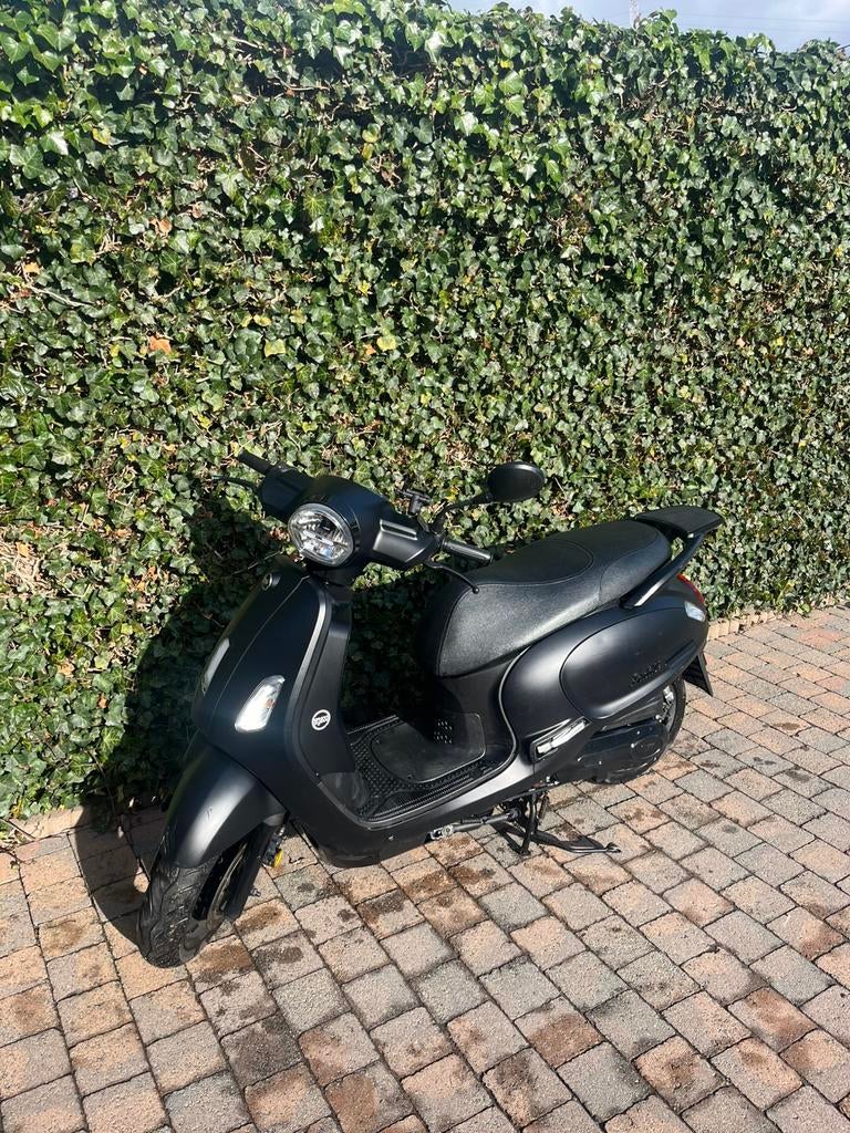 Brommer Sym fiddle IV, Fietsen en Brommers, Ophalen, SYM, Zo goed als nieuw, Benzine