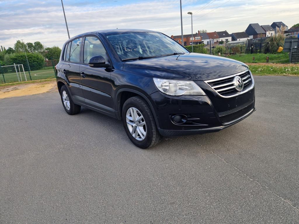 Volkswagen tiguan 2.0L diesel euro5 Km 153.000 km gekeurd, Auto's, Volkswagen, Voorwielaandrijving, Zwart, 4 cilinders, Zwart