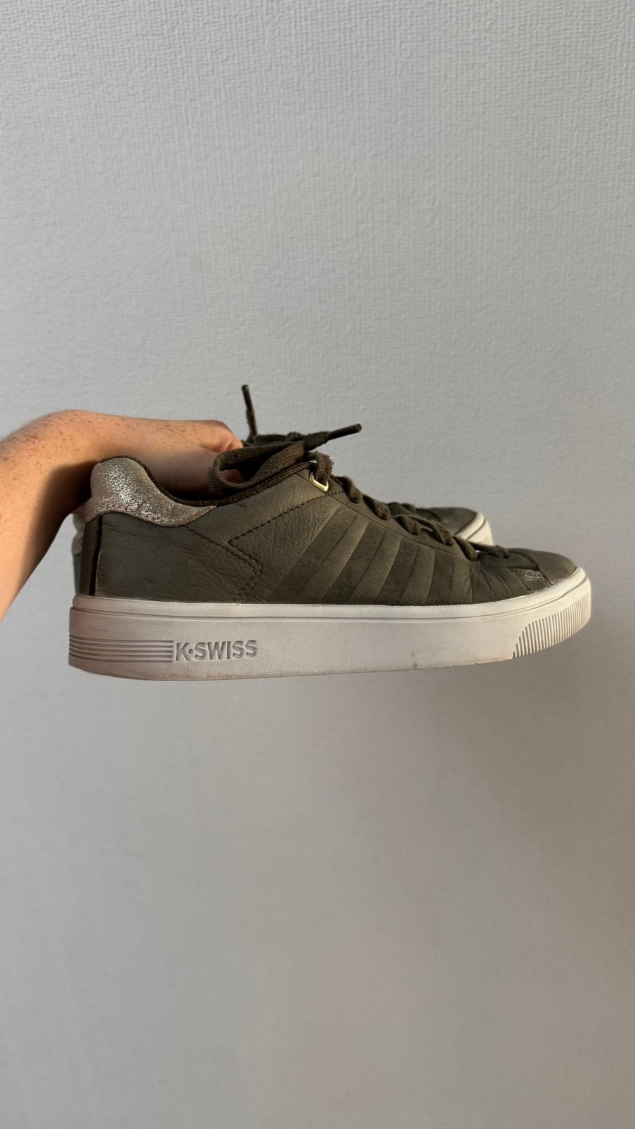 Sneakers leder - kakigroen - maat 37, Kleding | Heren, Schoenen, Ophalen, Overige kleuren, Sneakers, Gedragen