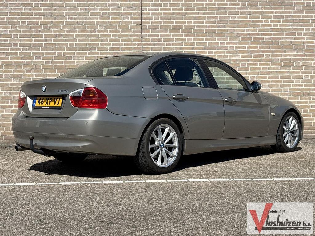 BMW 320 3-serie 320i High Executive | Climate | Cruise | PDC, Achat, Entreprise, Boîte manuelle, Noir