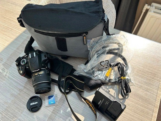 Nikon D3200 DSLR + 18-55 mm VRII, Audio, Tv en Foto, Fotocamera's Digitaal, Ophalen, Spiegelreflex, Ingebouwde flitser, Zo goed als nieuw