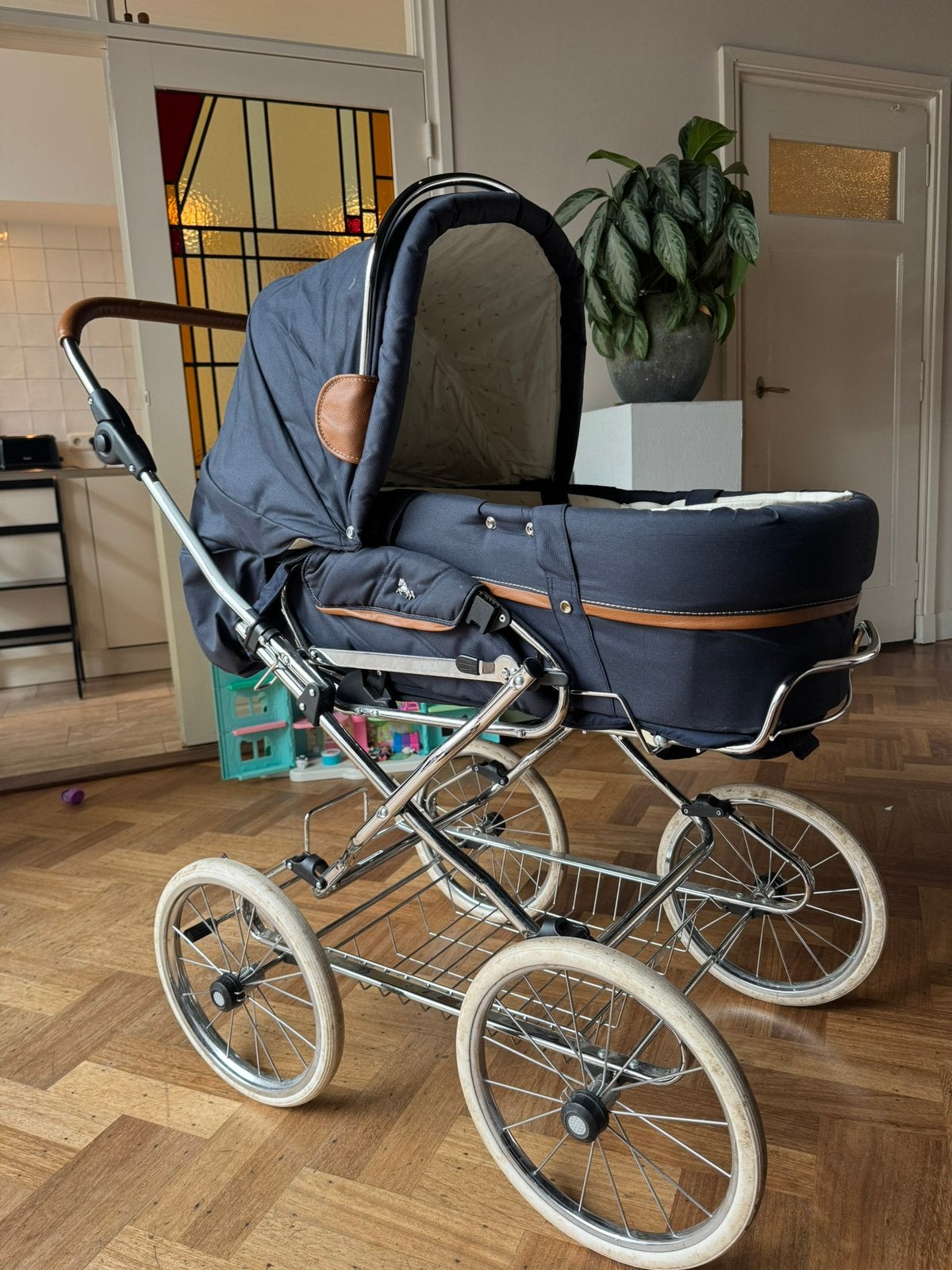 Hesba - moderne “vintage” kinderwagen, Enfants & Bébés, Poussettes & Combinaisons, Enlèvement, Poussette