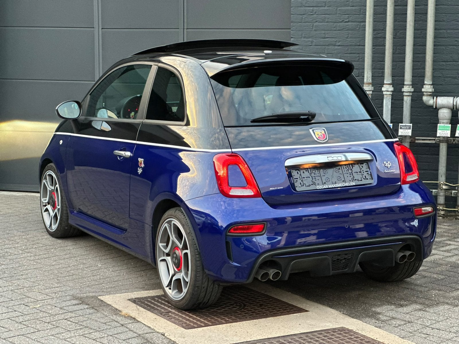 Fiat 500 Abarth 1.4 T-Jet 595 Turismo 165pk/Leder/Pano/Gps, Auto's, Voorwielaandrijving, Euro 6, 4 cilinders, Blauw