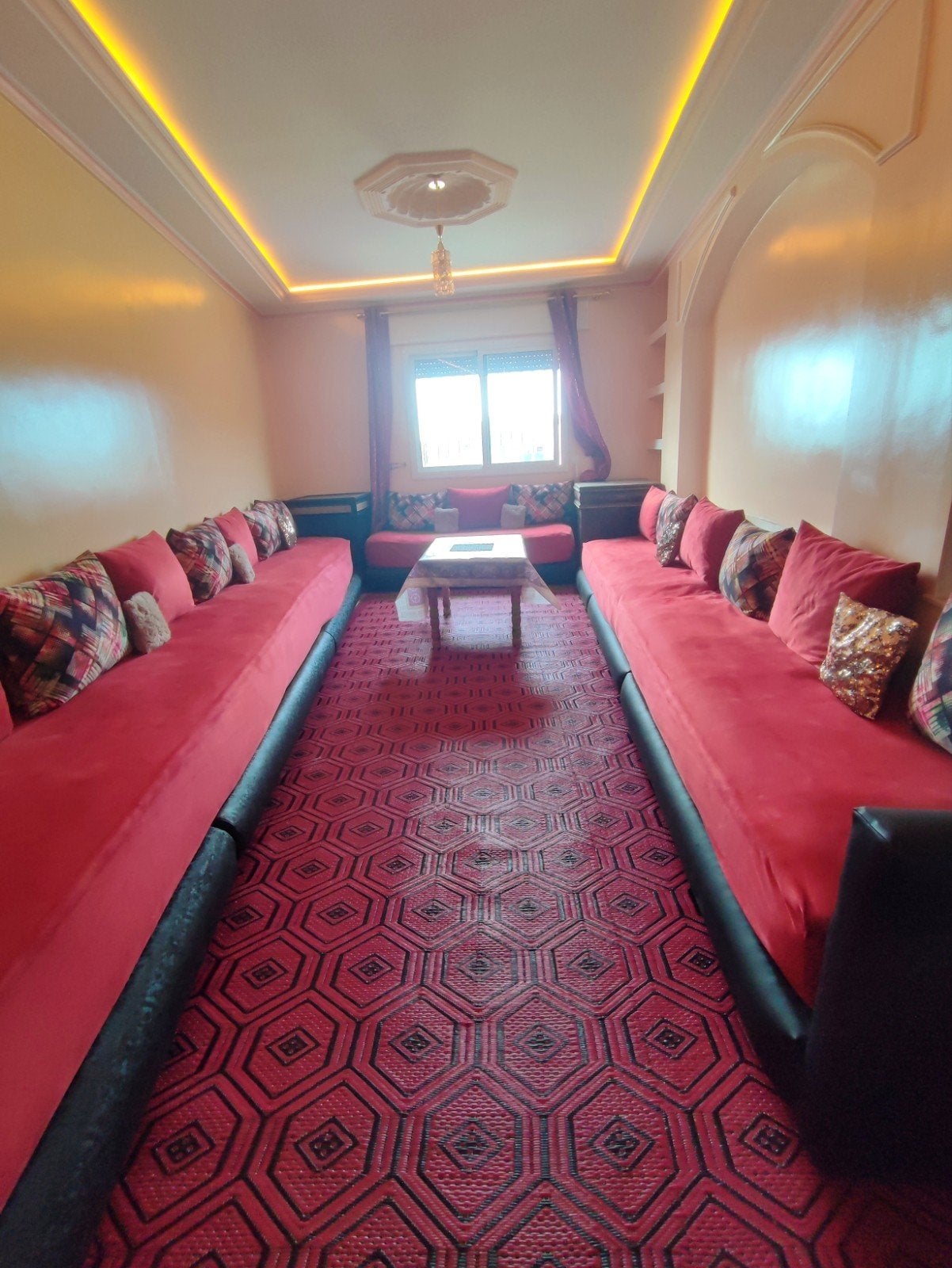 Appartement meublé à louer à Tanger avec 2 chambres, 100 m², 2 kamers, Buiten Europa, Appartement