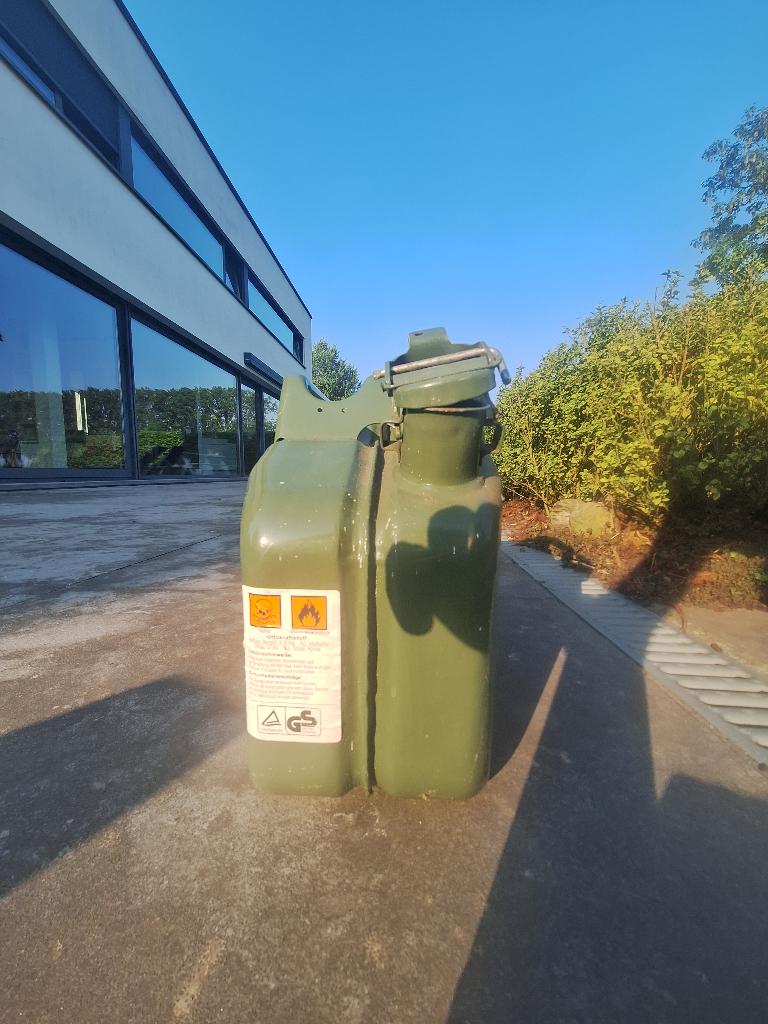 Metaal jerrycan kakigroen 10L, Ophalen of Verzenden, Landmacht, Overige typen