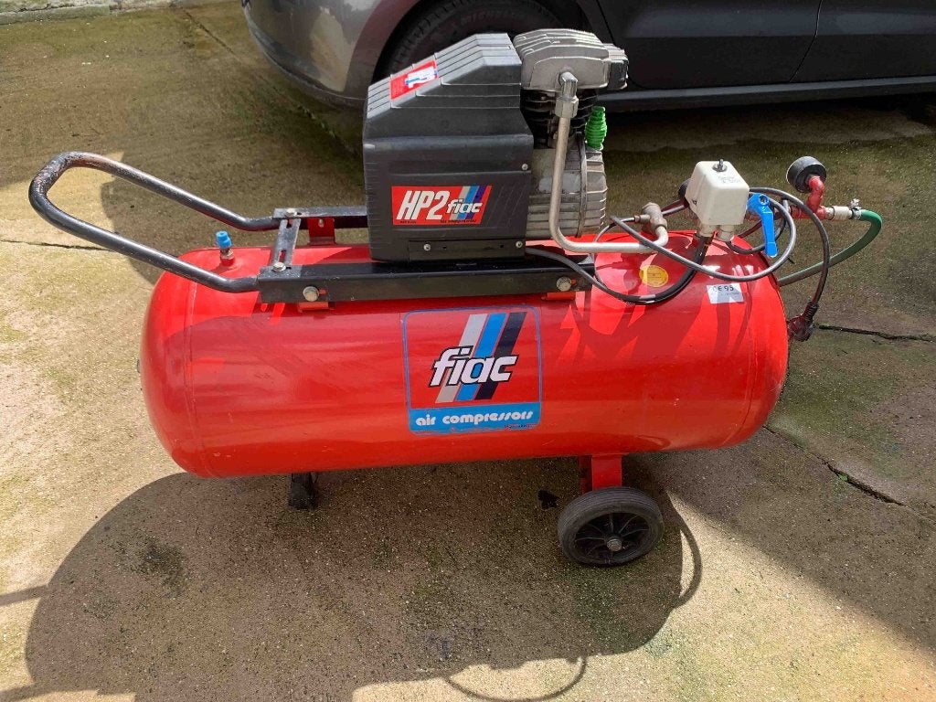 Compresseur d'air Fiac 100 Litres (2 CV), 100 litres ou plus, Enlèvement, Utilisé, 6 à 10 bars