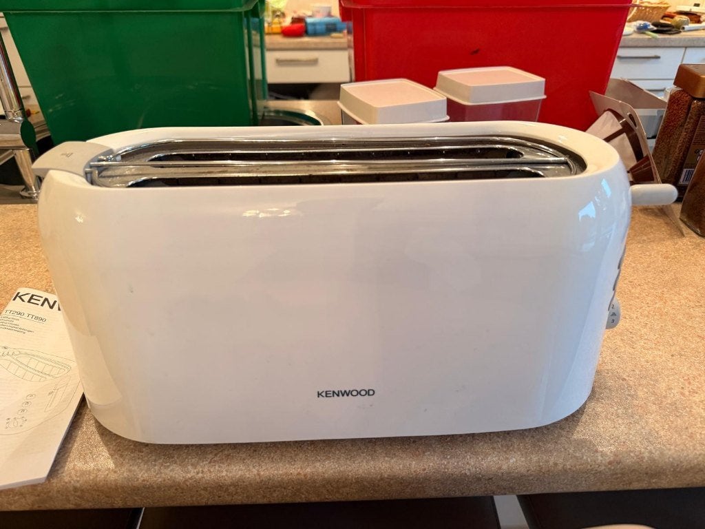 Grille pain KENWOOD TT890, Electroménager, Enlèvement, Utilisé, Ramasse-miettes amovible