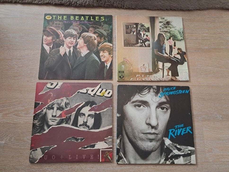 4 vinyles « The Beatles-Pink Floyd*Bruce Springst.Status Q , Hard rock, Enlèvement ou Envoi, Comme neuf, Housse de protection extérieure
