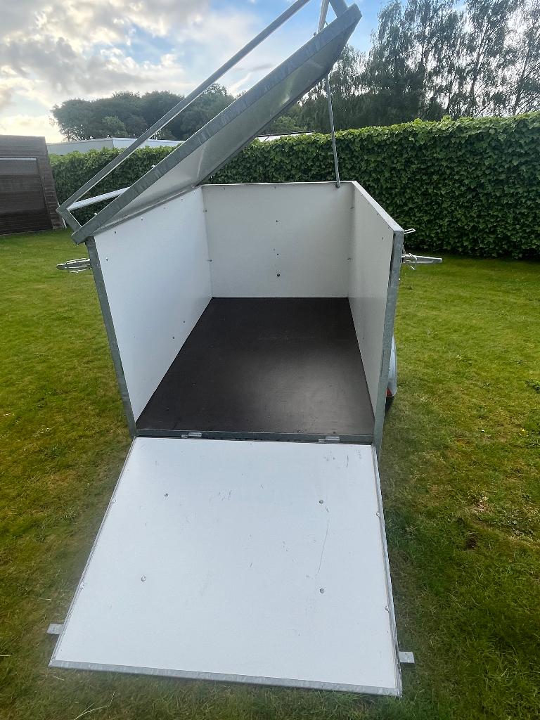 Gesloten aanhangwagen tot 750 kg, Ophalen, Gebruikt