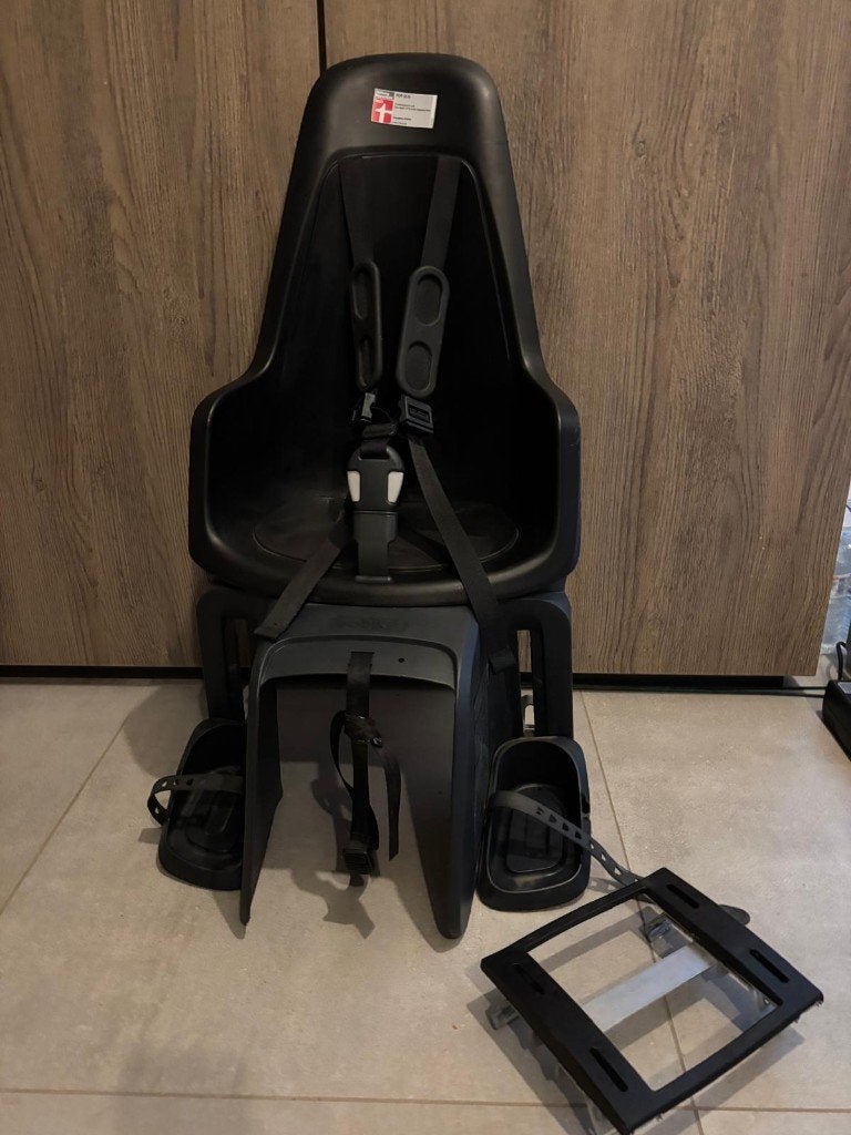 BOBIKE Go Maxi Fietsstoeltje voor Bagagedrager (Zwart), Ophalen, Achterzitje, Voetsteuntjes, 0 t/m 18 kg