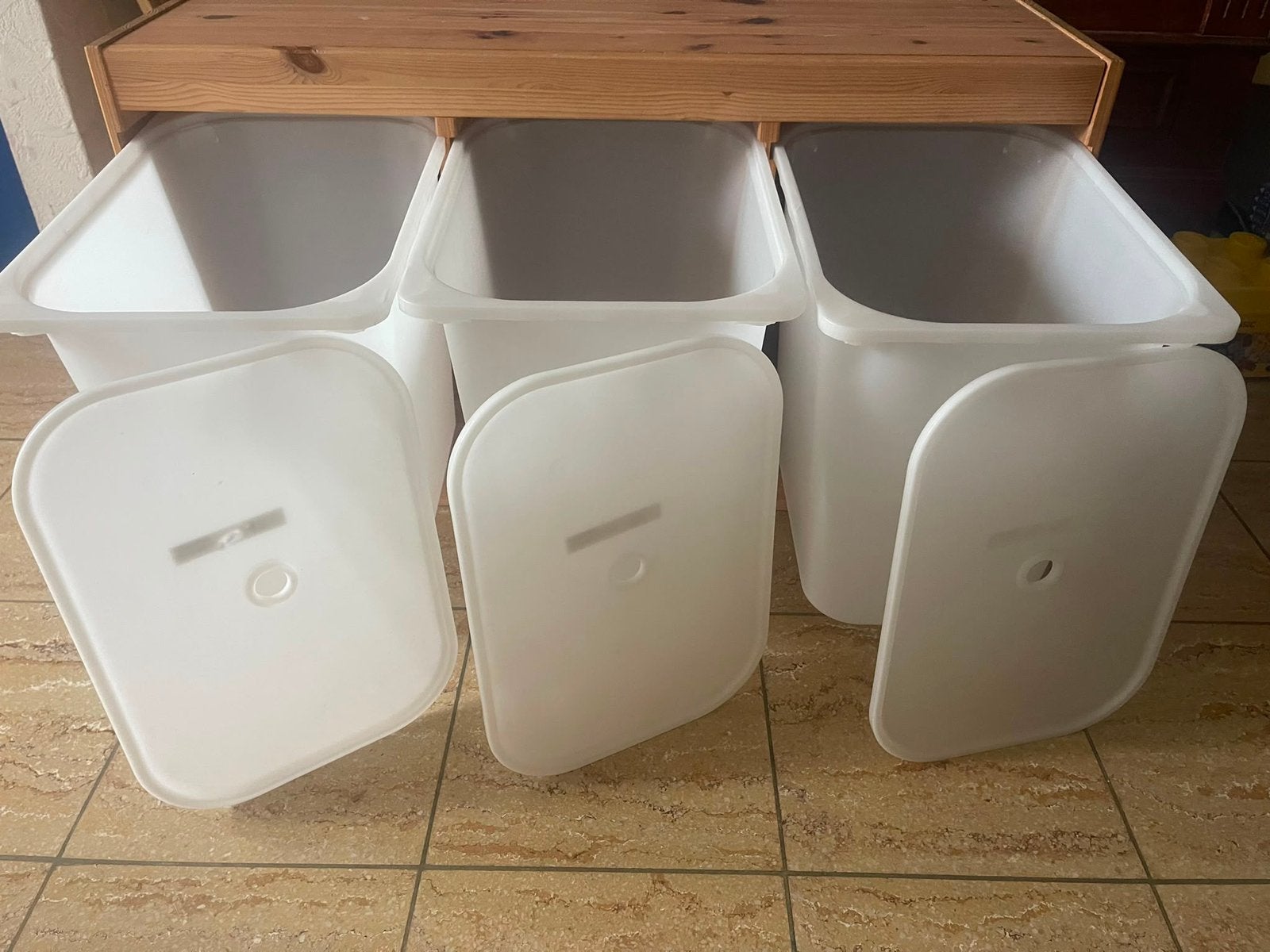 Meuble ikea chene blanchi avec casiers et couvercles, Maison & Meubles, Enlèvement, Comme neuf