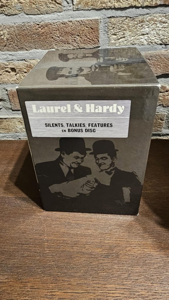Verschillende dvd boxen van laurel en hardy in goede staat, CD & DVD, DVD | Classiques, Anglais, Néerlandais, Comme neuf, Enlèvement