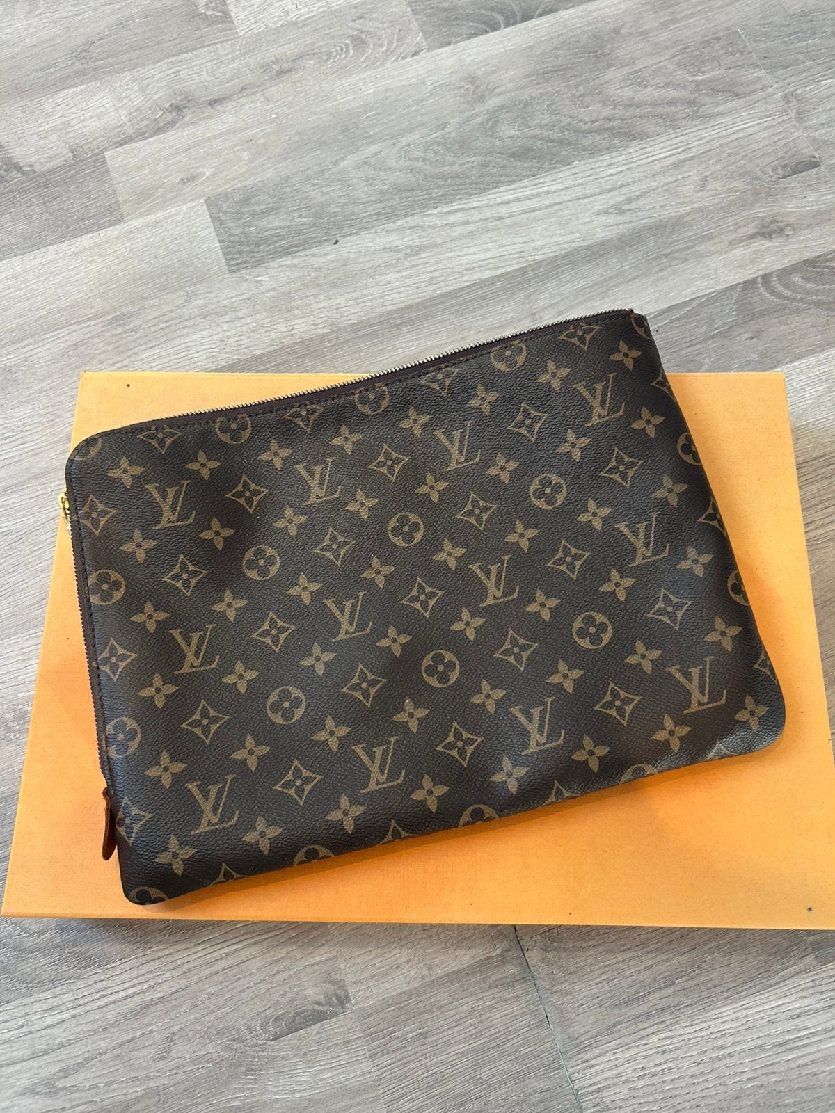 Pochette Voyage Louis Vuitton, Handtassen en Accessoires, Toilettassen, Ophalen, Zo goed als nieuw, Meerkleurig, Heer of Dame