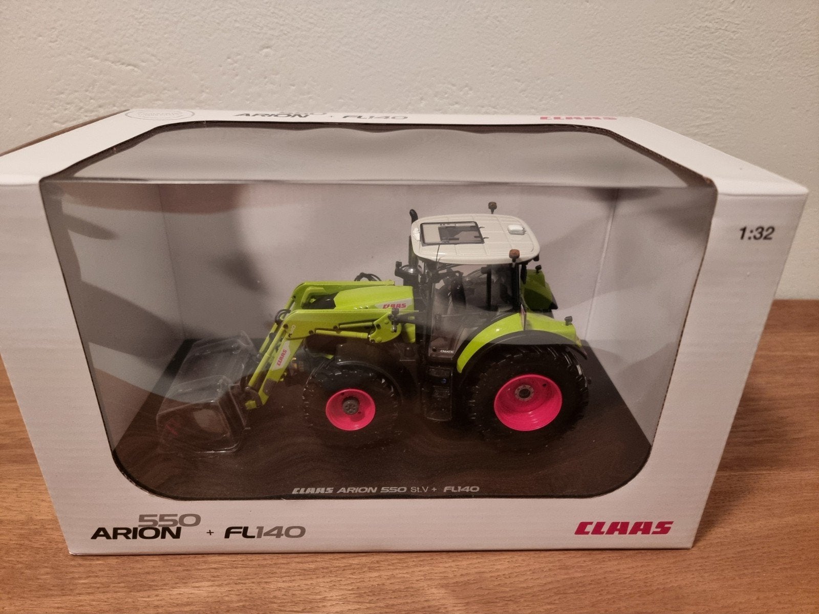 Claas Arion 550 + FL140 Universal Hobbies, Hobby & Loisirs créatifs, Voitures miniatures | 1:32, Enlèvement ou Envoi, Neuf, Tracteur et Agriculture