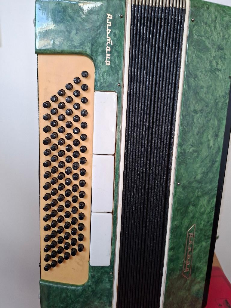 Accordeon, Muziek en Instrumenten, Gebruikt, Met koffer, Toetsaccordeon, 96-bas