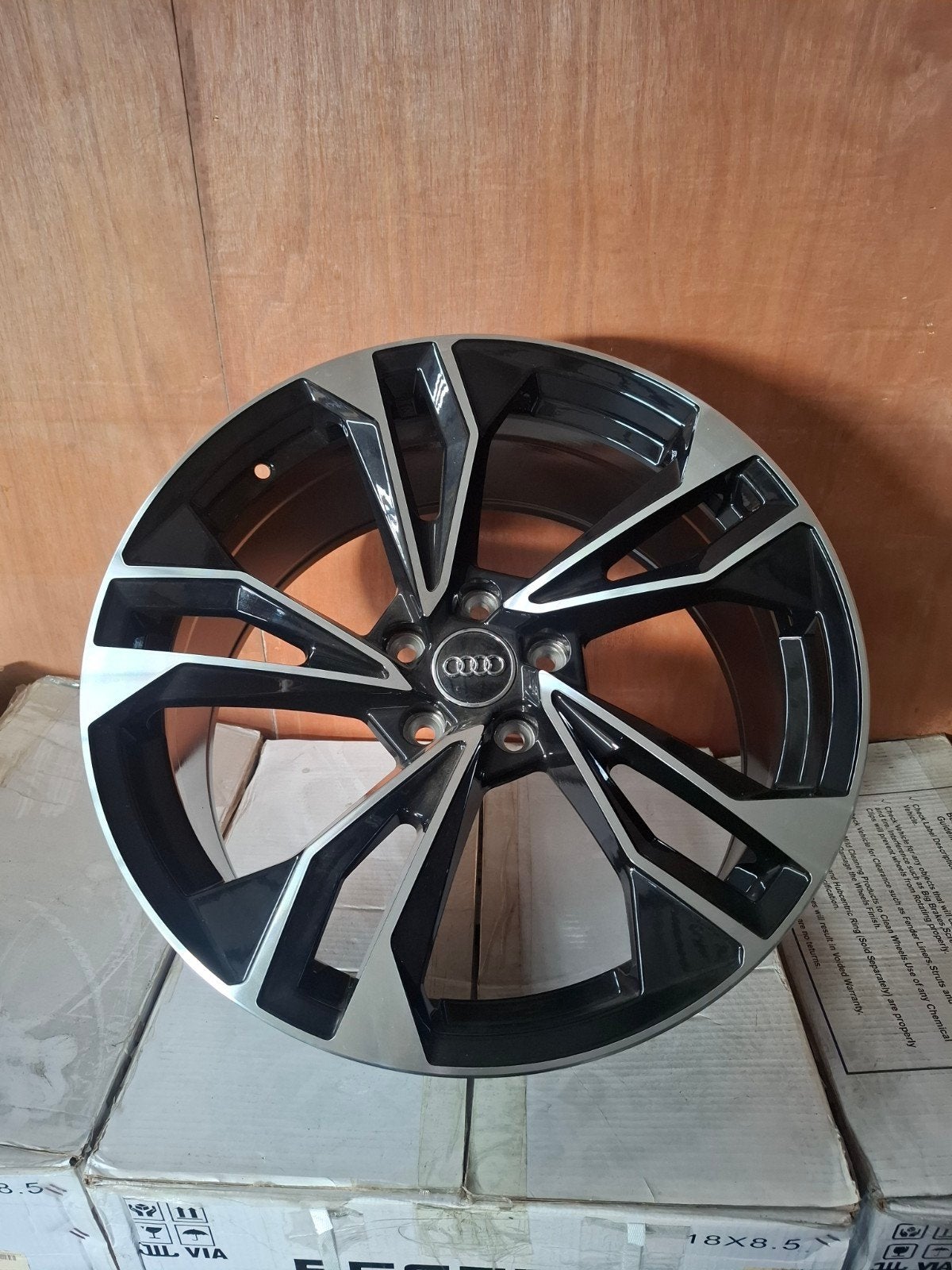 Nieuwe 19 Inch Audi Velg - Zwart / Gepolijst, Ophalen