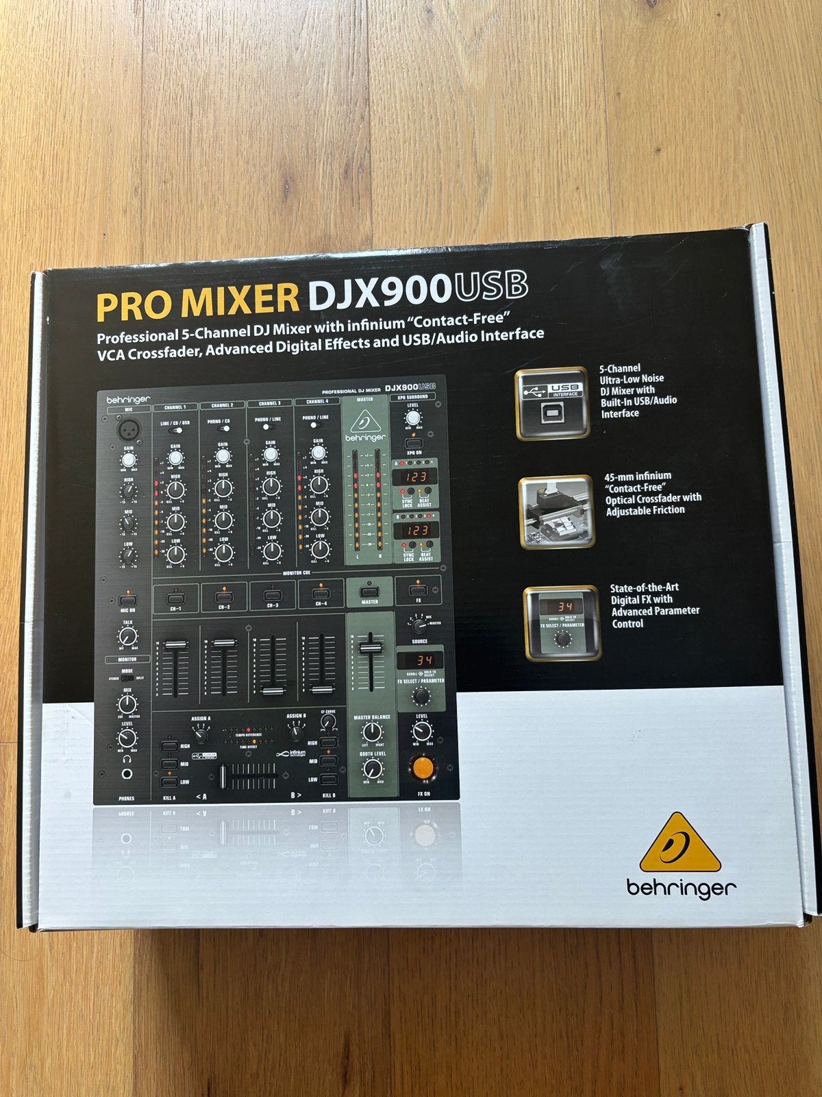 Behringer Pro Mixer DJX 900 USB, Enlèvement, Utilisé, Moins de 5 canaux, Entrée micro